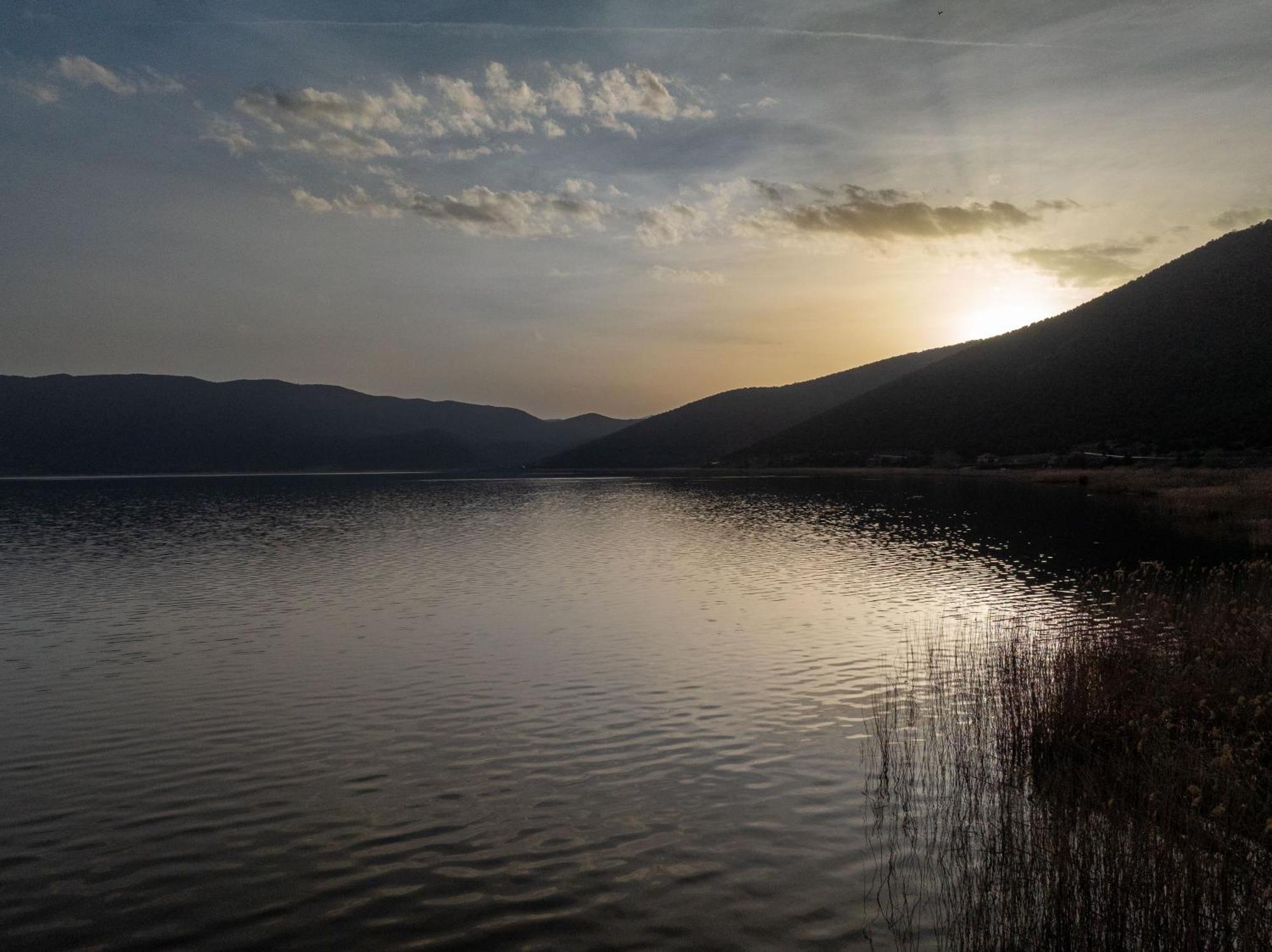 Prespes Lake View Family Apartment Lerin Kültér fotó