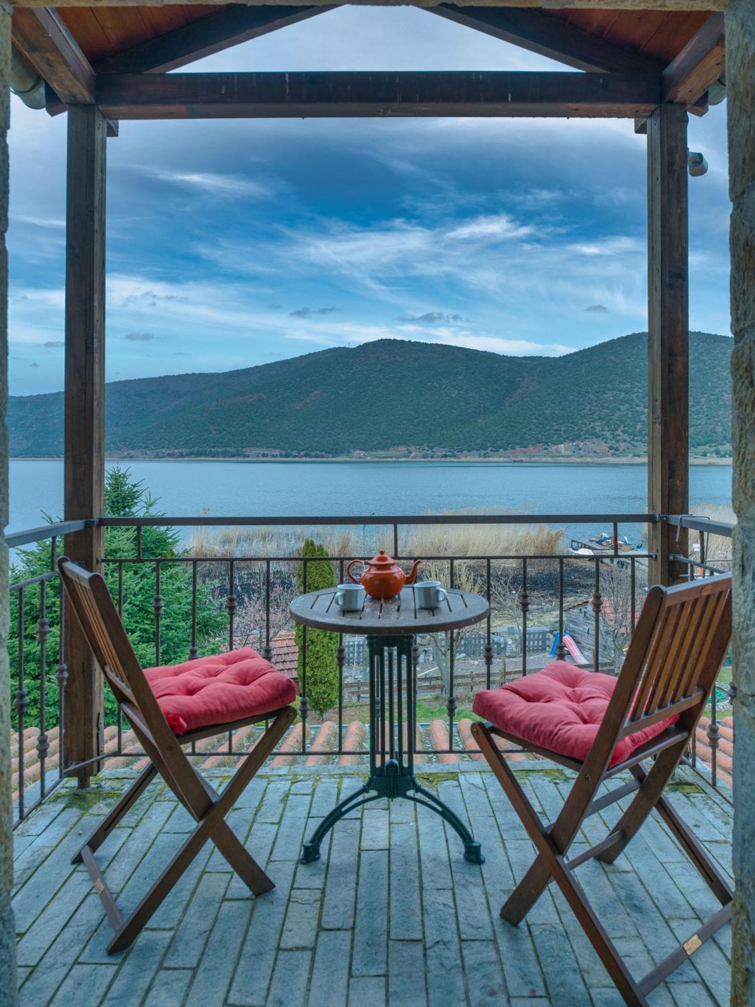Prespes Lake View Family Apartment Lerin Kültér fotó